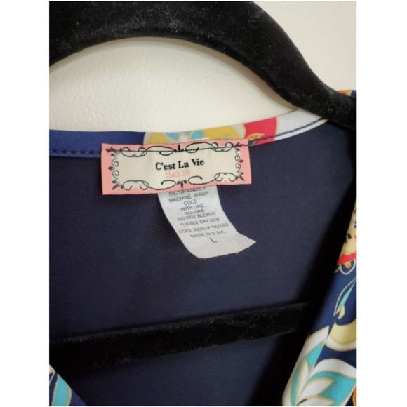 C'est La Vie Anthropologie Top Size L Surplice crossover sleeveless navy floral - Picture 2 of 4